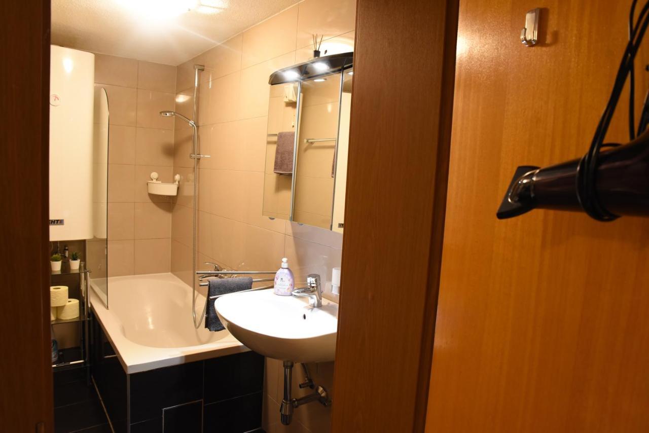 旺格勒80 M2 Haushaelfte, 3 Zimmer, Parkplaetze, Bis 6 Pers公寓 外观 照片
